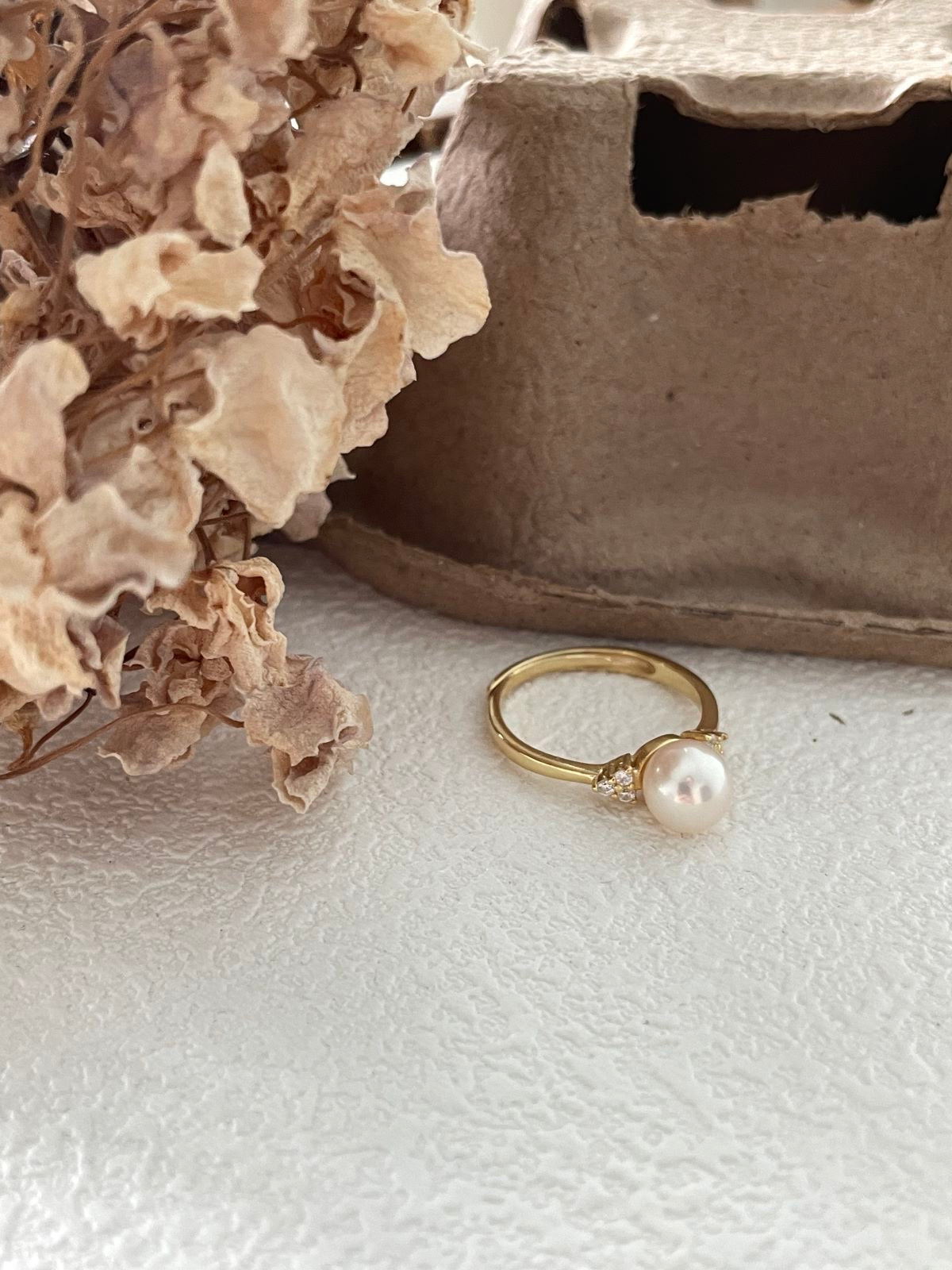 Gilded Glow Pearl Ring