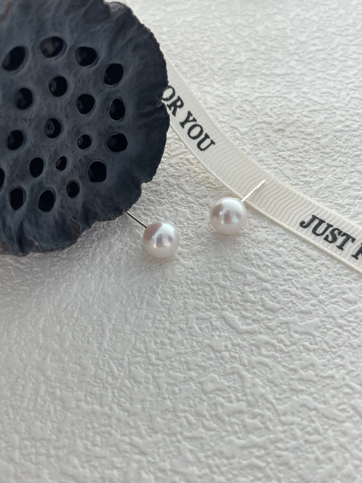 Timeless Pearl Ear Studs